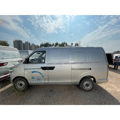 Vans energéticos de segunda mano asequibles con volante multifunción y 2 asientos