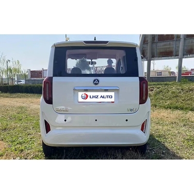 SUV eléctrico sin licencia de conducir de 60 km/h con dirección izquierda y interior espacioso