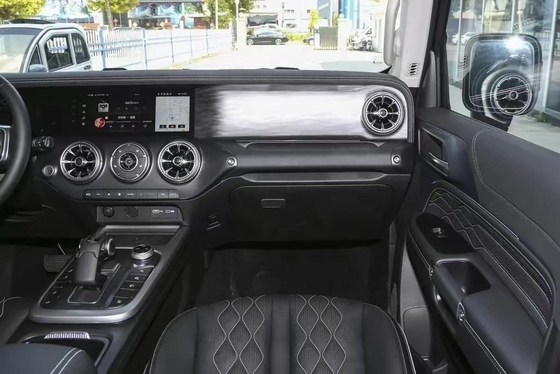 Cisterna 300 Vehículo todoterreno con aire acondicionado automático y tecnología de pantalla táctil