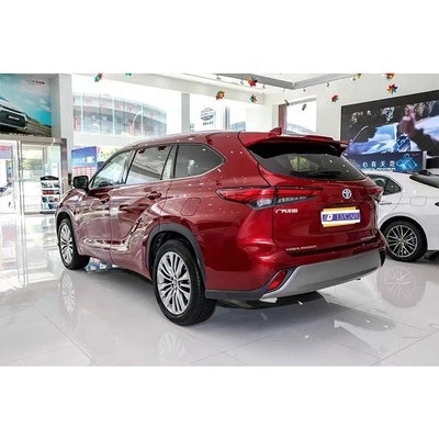 Experimente el futuro de la conducción con la pantalla táctil del Toyota Highlander 2023