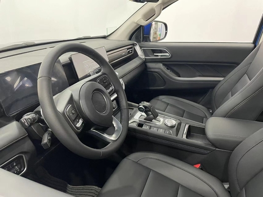 4x4 Pickup AWD hidráulico con cámara LED Cuero eléctrico turbo oscuro combustible diésel ACC
