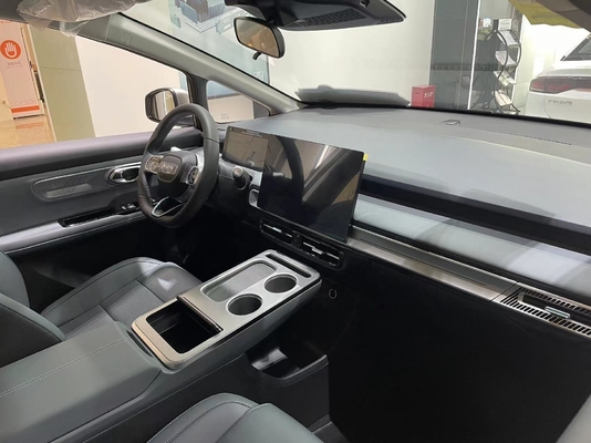 s 2023 AION Y Plus SUV energético con alcance de 400-600 km y asientos de color interior oscuro 5