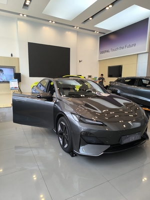 515-705km Alcance de crucero 100% Vehículo de energía eléctrica Chang'an Shenlan SL03 Coche deportivo