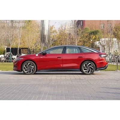 El 2024 Volkswagen ID7 A Sports Sedan con 150 kW de potencia máxima y 155 km / h de velocidad máxima