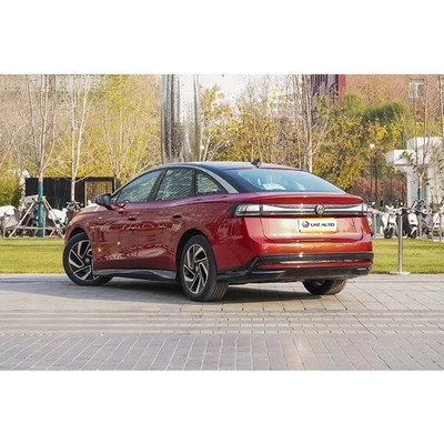 El 2024 Volkswagen ID7 A Sports Sedan con 150 kW de potencia máxima y 155 km / h de velocidad máxima