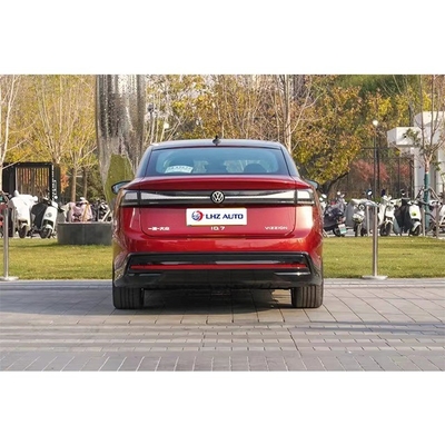 El 2024 Volkswagen ID7 A Sports Sedan con 150 kW de potencia máxima y 155 km / h de velocidad máxima