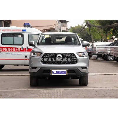 Gran camioneta de 5 plazas de Great Wall Motors con tracción a las cuatro ruedas y luz diurna LED