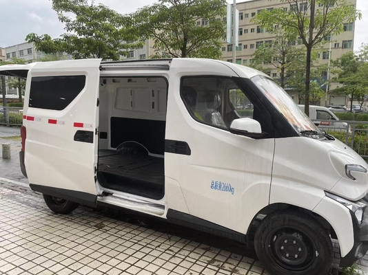 Camión de carga blanco Feidi Q2V con sistema de elevación automática y alcance de crucero de 250 km