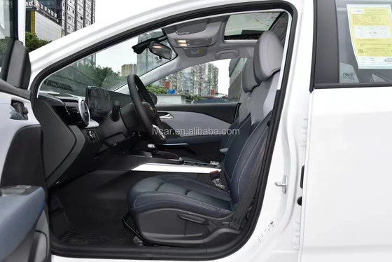 Actualice su viaje con el interior de cuero eléctrico del Chevrolet Cruze Compact Sedan