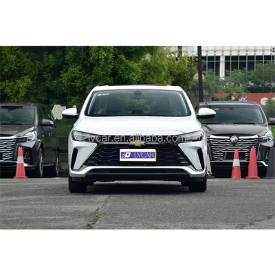 Chevrolet Cruze Compact Sedan LED cámara eléctrica de cuero blanco estándar turbo oscuro multifunción ACC automático con techo solar SUV R16