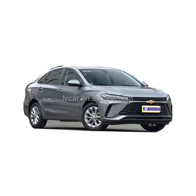 Ventana delantera eléctrica y ESC 2022 Chevrolet Monza híbrido con interior de cuero oscuro