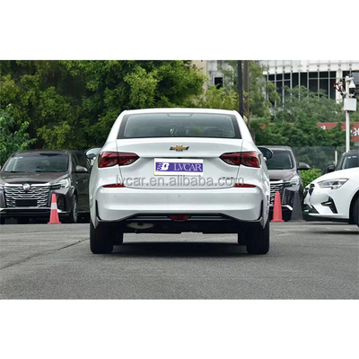 2024 Chevrolet Monza 1.5L Sedán automotriz de gasolina para adultos Coches legales en color blanco