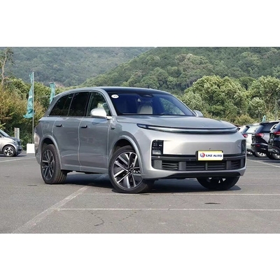 El año 2022 de Li L8 es un SUV de lujo con alto par y tecnología avanzada.