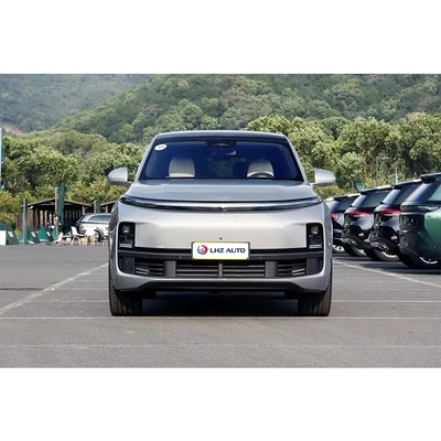 El año 2022 de Li L8 es un SUV de lujo con alto par y tecnología avanzada.