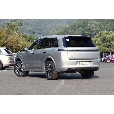 El año 2022 de Li L8 es un SUV de lujo con alto par y tecnología avanzada.