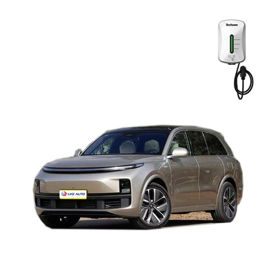 El mejor SUV familiar de Li L8 con asientos de cuero y control climático automático.