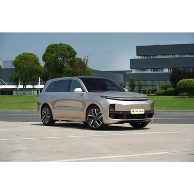 Li L9 El coche chino con larga resistencia y 6 plazas híbrido enchufable ahora en Rusia