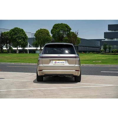 Li L9 El coche chino con larga resistencia y 6 plazas híbrido enchufable ahora en Rusia