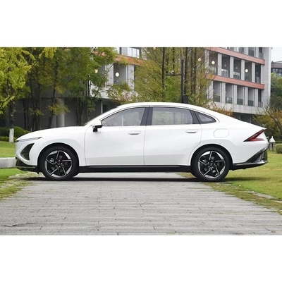El sedán de 2024 de la clase A de Wuling Motors con velocidad máxima de 145 km/h y larga resistencia