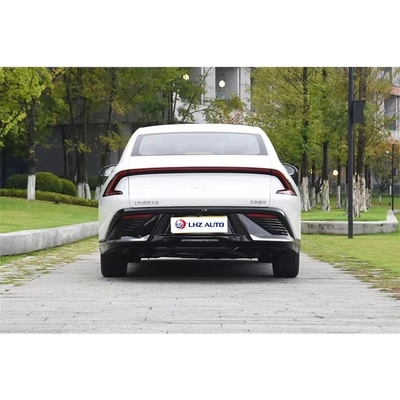 El sedán de 2024 de la clase A de Wuling Motors con velocidad máxima de 145 km/h y larga resistencia