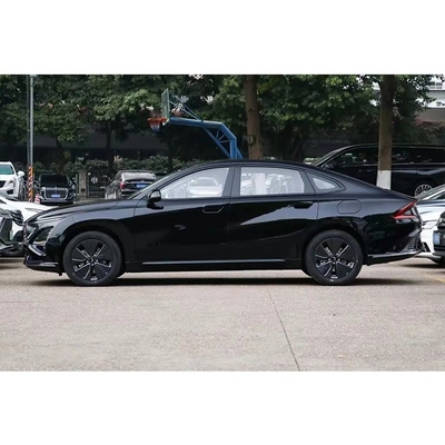 El Wuling Starlight Un sedán PHEV de clase A de cinco puertas y cinco asientos con una velocidad máxima de 145