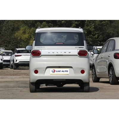 18Capacidad de batería de.8kWh Wuling Mini Vehículo eléctrico de 4 plazas La elección en 2024