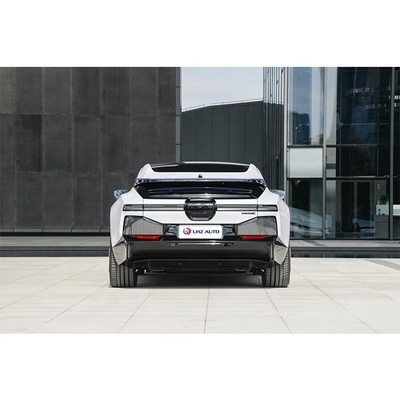 Presentamos el revolucionario coche 100% eléctrico de Hiphiz con una aceleración impresionante.