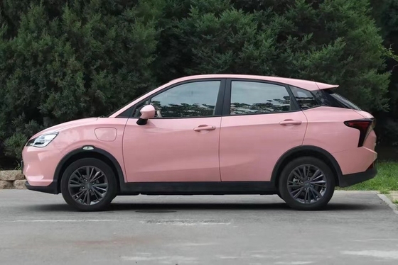 2022 Nezha V400lite rosa personalizado SUV pequeño inteligente SUV de largo alcance