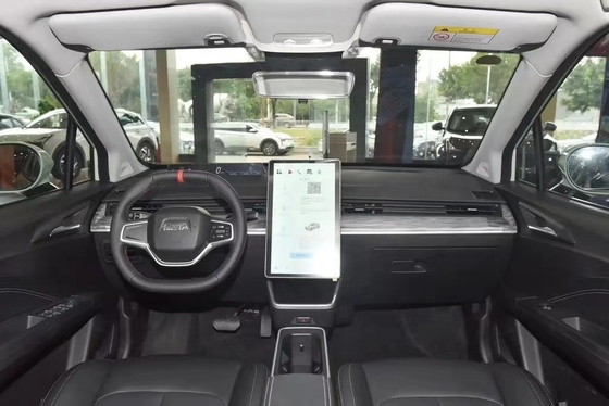 El SUV perfecto para viajar en familia 400 km Vida de la batería Batería de iones de litio Velocidad máxima 120 Km/h