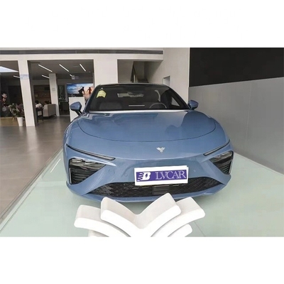 Nezha S El vehículo eléctrico 2024 con sistema de entretenimiento del coche y características avanzadas