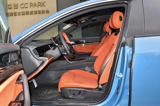 Nezha S El vehículo eléctrico 2024 con sistema de entretenimiento del coche y características avanzadas