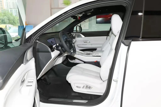 SUV eléctrico de alta velocidad 2023 Xpeng G9 con techo solar panorámico y alcance de 702 km