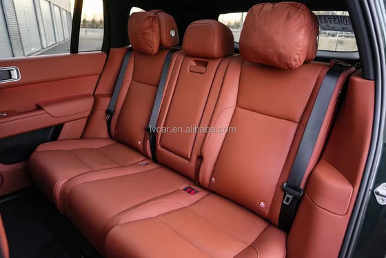 Color interior claro y aire acondicionado automático dentro de LiXiang L7