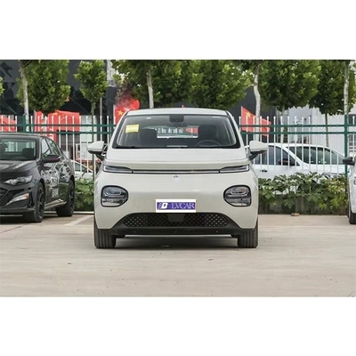 Dirección izquierda Wuling Baojun Hatchback de cinco puertas y cinco asientos popular y asequible