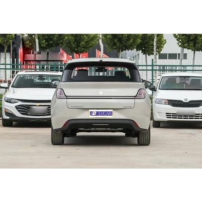 Dirección izquierda Wuling Baojun Hatchback de cinco puertas y cinco asientos popular y asequible