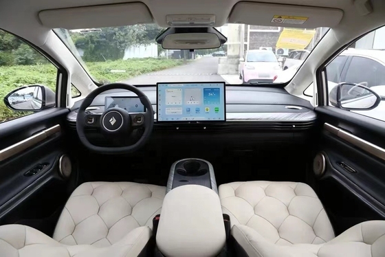 El sistema de entretenimiento del coche de estacionamiento eléctrico Baojun Wuling Yunduo SUV compacto 2023