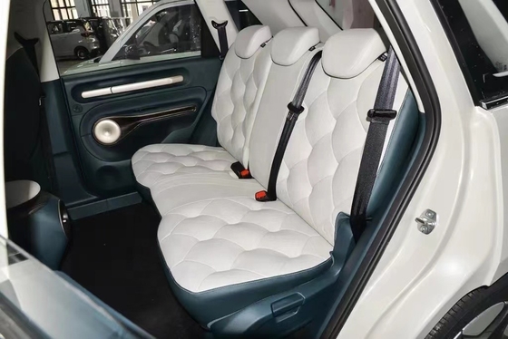 El sistema de entretenimiento del coche de estacionamiento eléctrico Baojun Wuling Yunduo SUV compacto 2023
