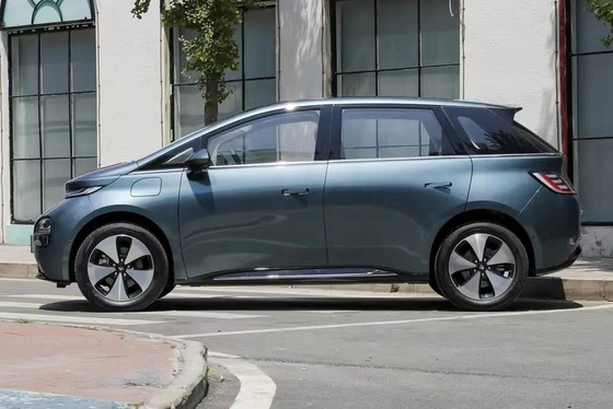 El sistema de entretenimiento del coche de estacionamiento eléctrico Baojun Wuling Yunduo SUV compacto 2023