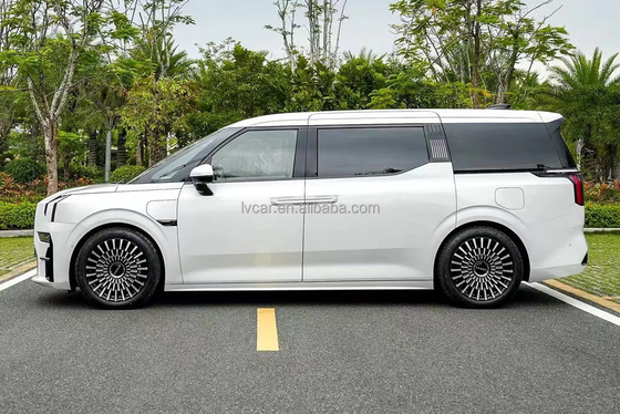 ZEEKR 009 MPV de lujo de 6 plazas con capacidad de batería de 116kWh y tiempo de carga de 0,5 horas