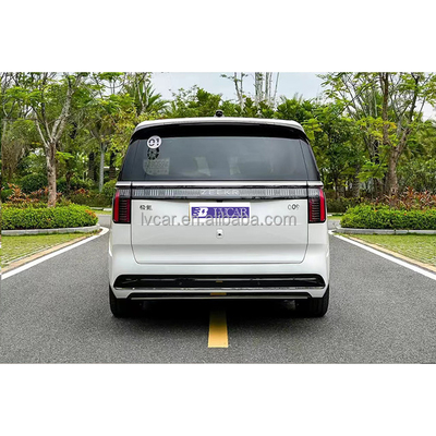 ZEEKR 009 MPV de lujo de 6 plazas con capacidad de batería de 116kWh y tiempo de carga de 0,5 horas
