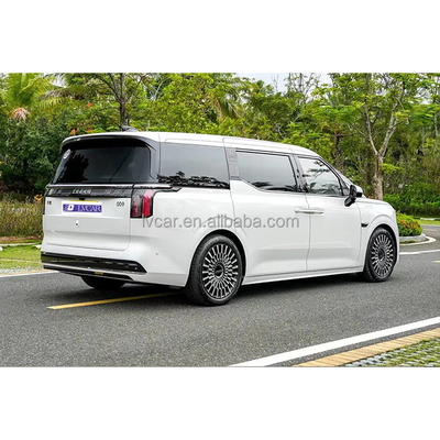 ZEEKR 009 MPV de lujo de 6 plazas con capacidad de batería de 116kWh y tiempo de carga de 0,5 horas