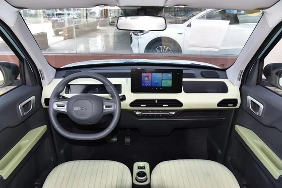 SUV Geely Panda Mini 200 km Vida de la batería Vehículo de energía para adultos eléctrico en miniatura