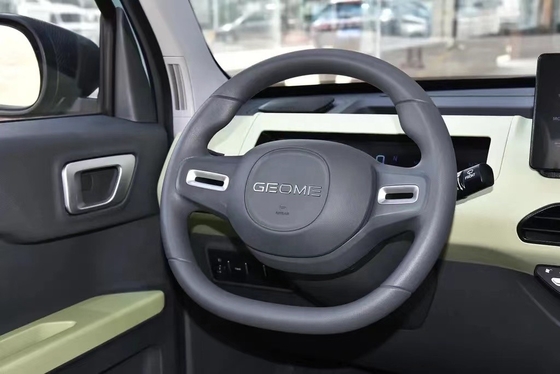 SUV Geely Panda Mini 200 km Vida de la batería Vehículo de energía para adultos eléctrico en miniatura