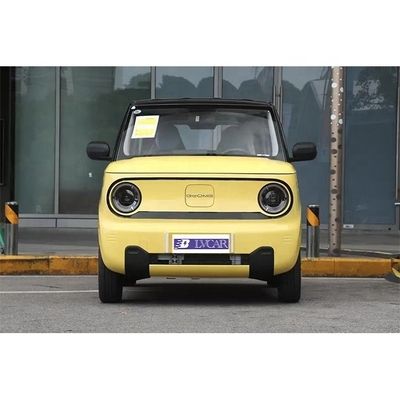 Vehículo Geely Panda Mini Energy equipado con cámara trasera con un alcance de 200 km y 3 cilindros