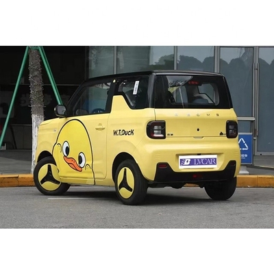 Vehículo Geely Panda Mini Energy equipado con cámara trasera con un alcance de 200 km y 3 cilindros