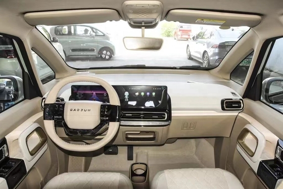 pantalla táctil Wuling Baojun Cuatro puertas cinco asientos vehículo de energía con 4 cambios hacia adelante