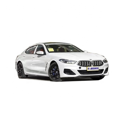 BMW 840i 2023 Auto de alto rendimiento con cuatro puertas y ventana trasera eléctrica